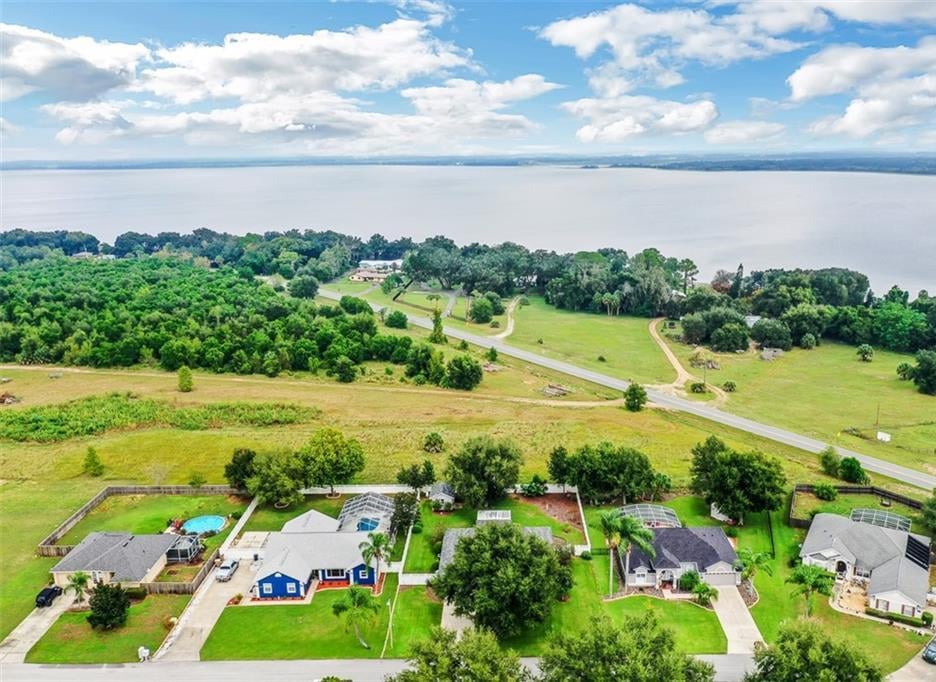 2 Homes for Sale Featuring Lakeside Lifestyles in Altoona & Grand Island, FL